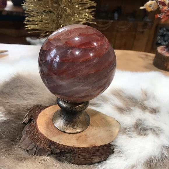 Fire quartz sphere - Picture 4 of 5